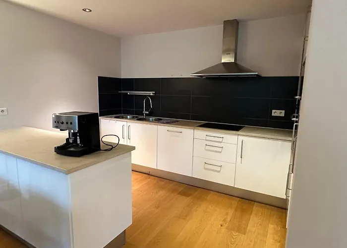 2 Bedroom Apartment In Lovely Louise Area