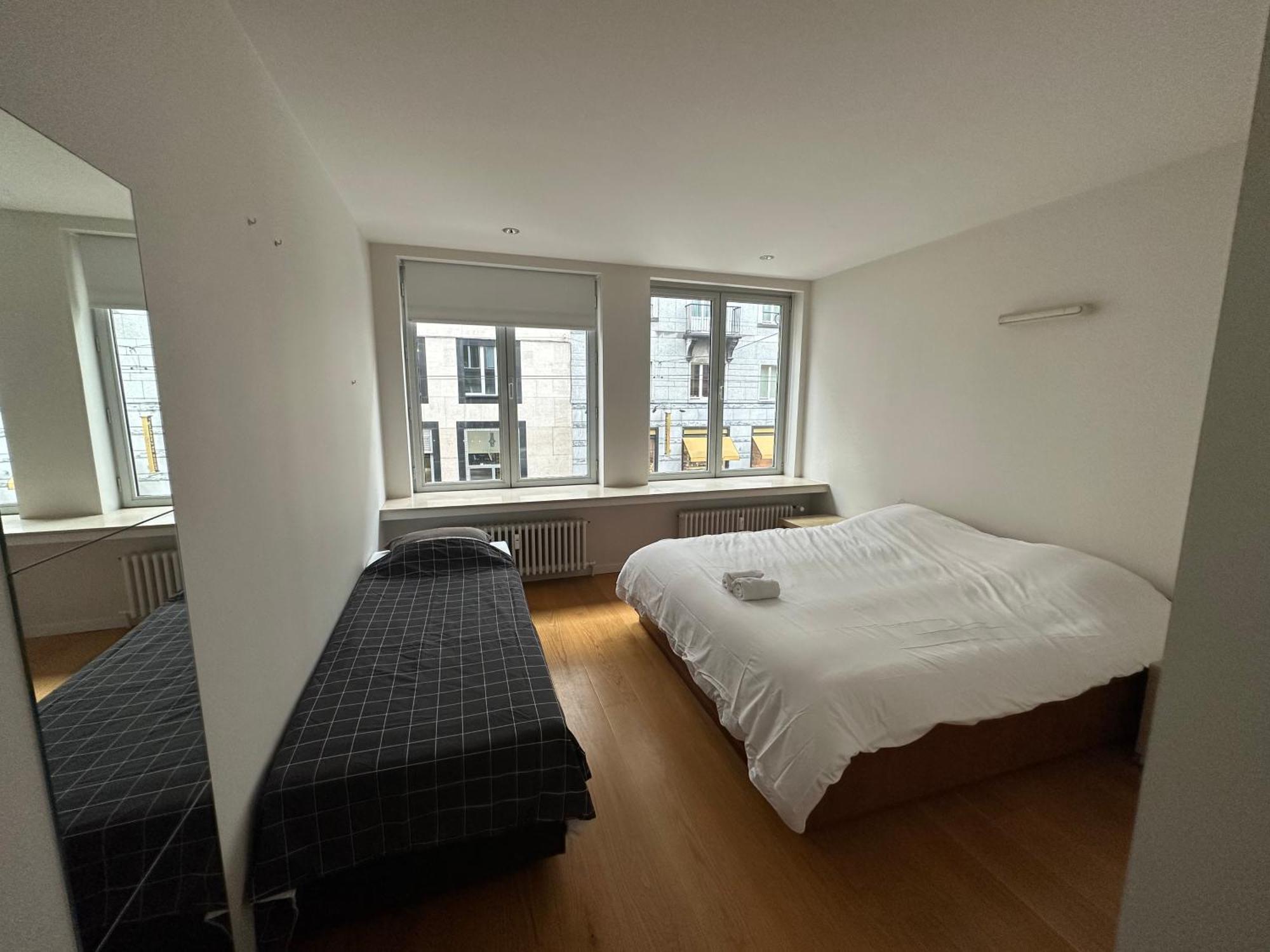 Apartment 2 Bedroom In Lovely Louise Area Brussels