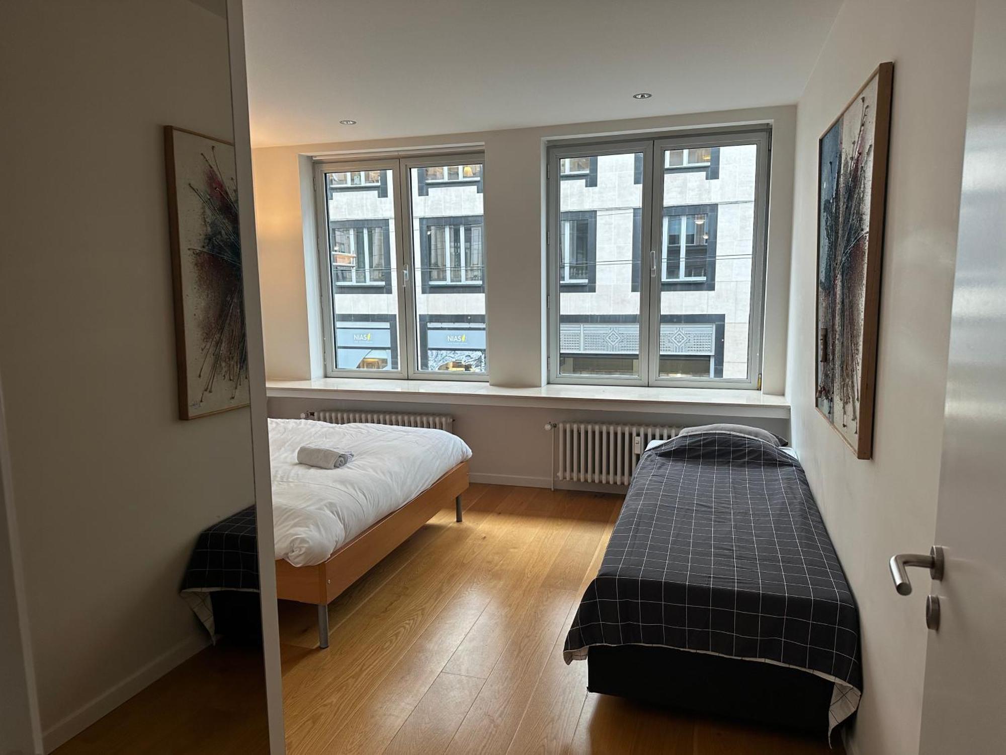 Apartment 2 Bedroom In Lovely Louise Area Brussels