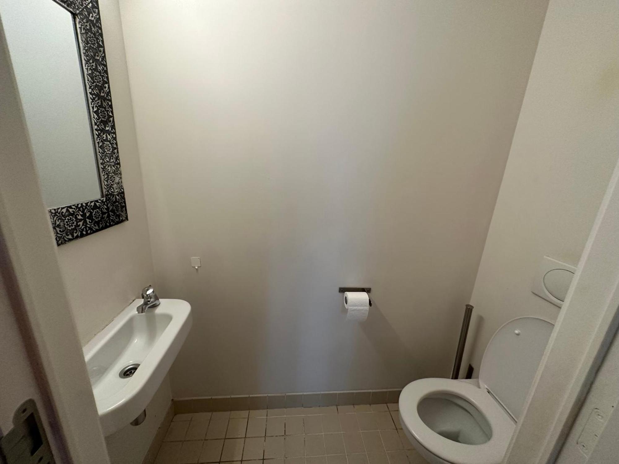 2 Bedroom In Lovely Louise Area Apartment Brussels
