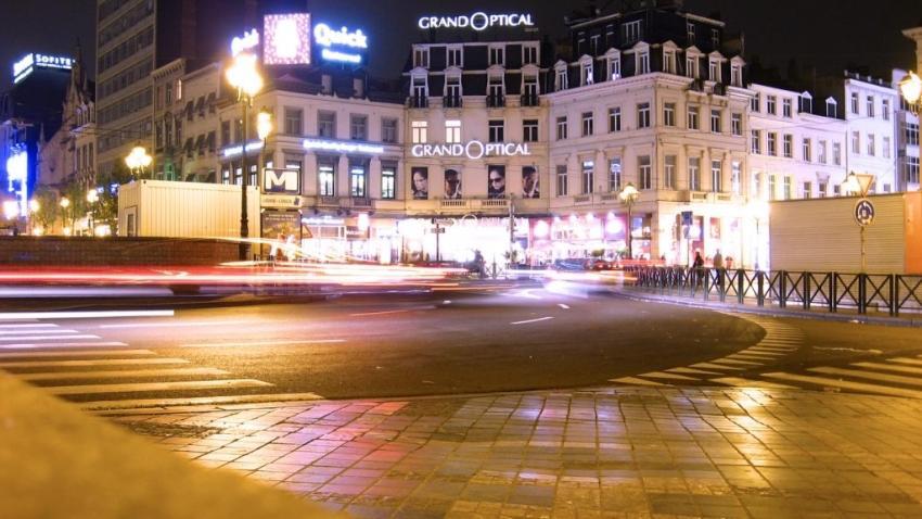 2 Bedroom In Lovely Louise Area Bruxelles